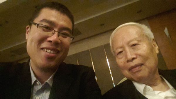 邱經(jīng)理與中國齒輪協(xié)會王會長合影留念